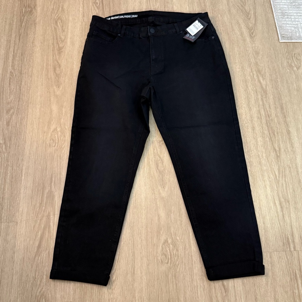 NWT Size 20 Avenue Girlfriend Jeans High Waist and Cuffed in Black Denim